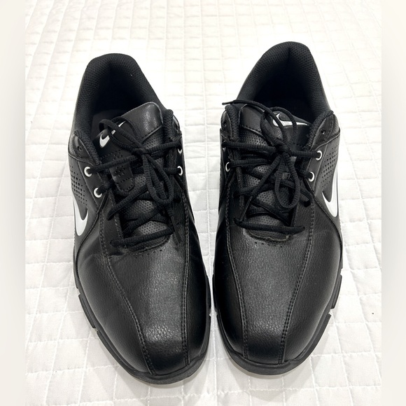 Nike Shoes - Nike Golf Shoes Black/White Size 9, pre-owned in excellent condition.